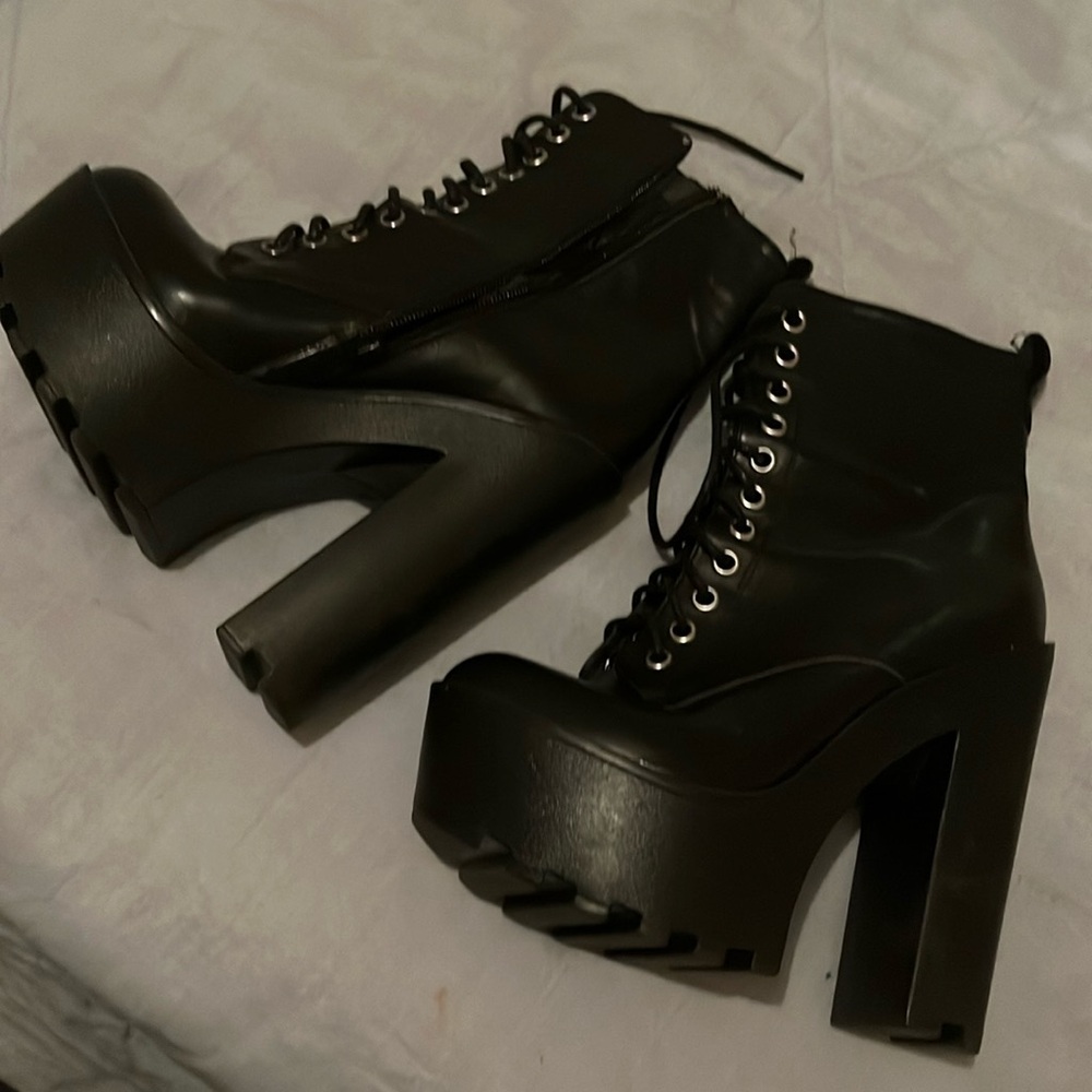 Botines de plataforma nuevos
